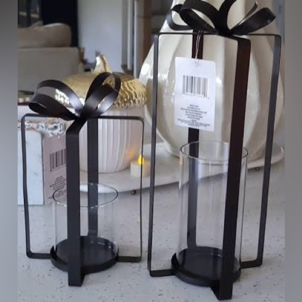 🎀🆕Viral Metal Gift Bow Lanterns Bundle, Set Of 2🎀